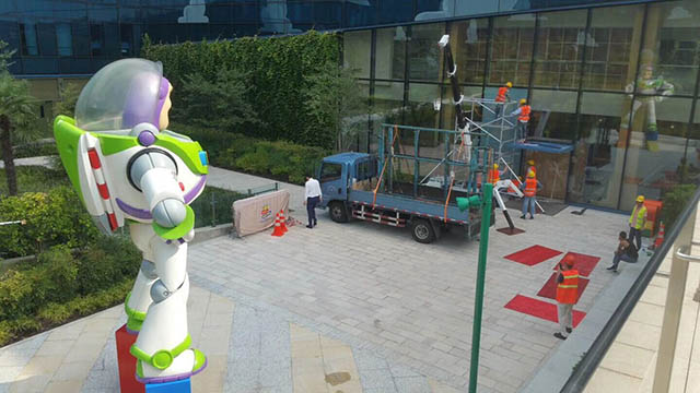 上海迪士尼玻璃幕墙装置1.jpg